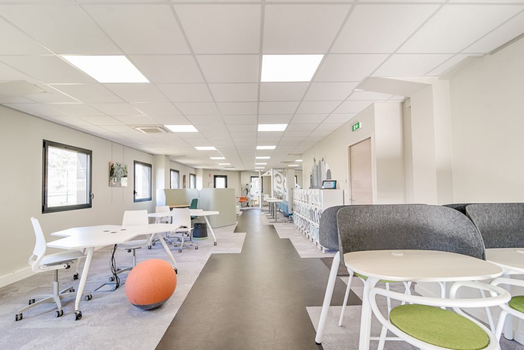 COWORKING ESPACES DE TRAVAIL OCW